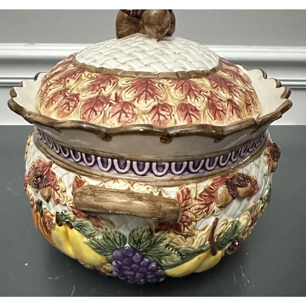 Fitz and Floyd Omnibus Harvest Fruit Tureen Lidded Soup 3.75 Qt 1995 Autumn